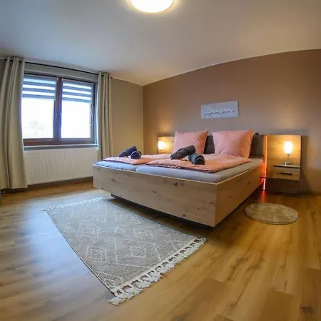 Apartment 4 Sterne Rhoenland-erlebnis In - Auch Fuer Wanderreiter Bernshausen