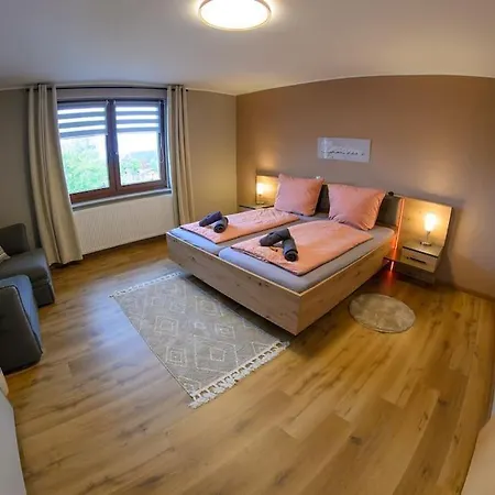 Apartment 4 Sterne Rhoenland-erlebnis In - Auch Fuer Wanderreiter Bernshausen