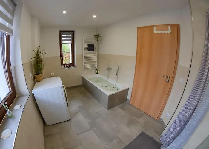 4 Sterne Rhoenland-erlebnis In - Auch Fuer Wanderreiter Apartman